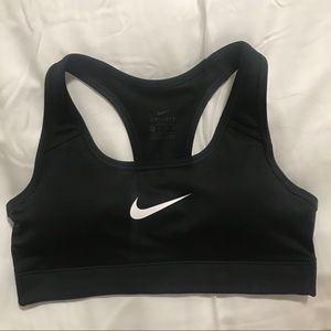 Nike Classic Swoosh Sports Bra - Black